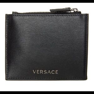 2022 Versace unisex wallet with zipper.